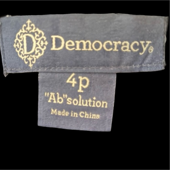 Democracy “Ab”solution Women’s Black Jeans Sz 4 Petite/ Distressed Front - Picture 2 of 9